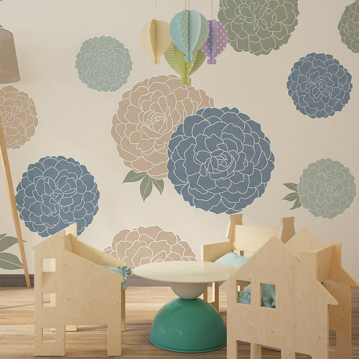 Babyzimmer-Tapete | Zarte Blüten in Pastelltönen auf cremefarbenem Grund