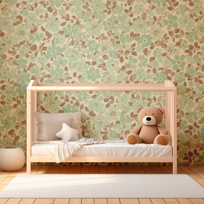 Papel de parede quarto bebê | Flores delicadas em verde menta e bege em fundo creme