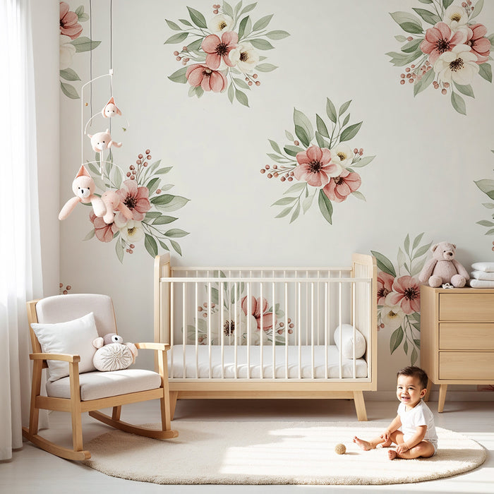 Babykamer behang | Delicate bloemen en zacht gebladerte op lichte achtergrond