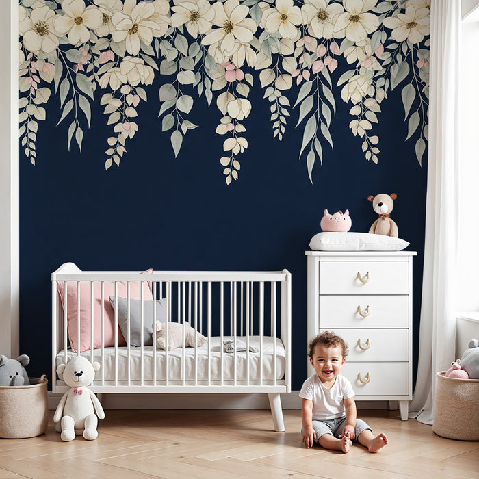 Børneværelse tapet | Delikate blomster og blade på en natteblå baggrund