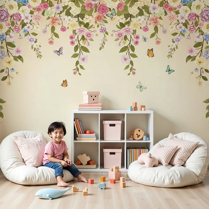 Babykamer behang | Delicate bloemen en kleurrijke vlinders op een zachte achtergrond