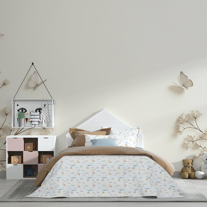 Papel pintado infantil | Flores delicadas y mariposas sobre fondo suave