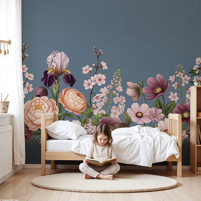 Papier peint chambre bébé | Fleurs délicates sur fond bleu apaisant