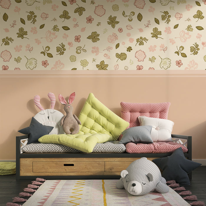 Papel de parede para quarto de bebé | Flores delicadas sobre fundo creme com um toque de rosa