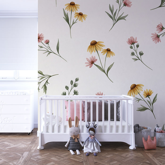 Barntapet | Delikata blommor på krämig bakgrund för en mjuk atmosfär
