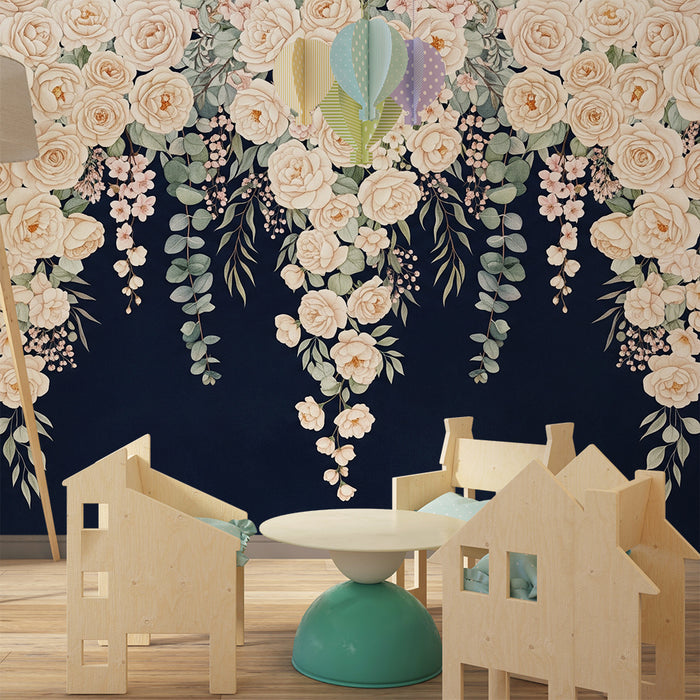 Babykamer behang | Delicate bloemen op een marine achtergrond voor een zachte sfeer