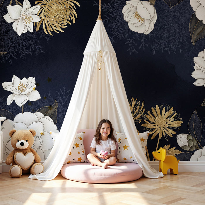 Babykamer behang | Elegant bloemenpatroon op een donkerblauwe achtergrond met gouden accenten