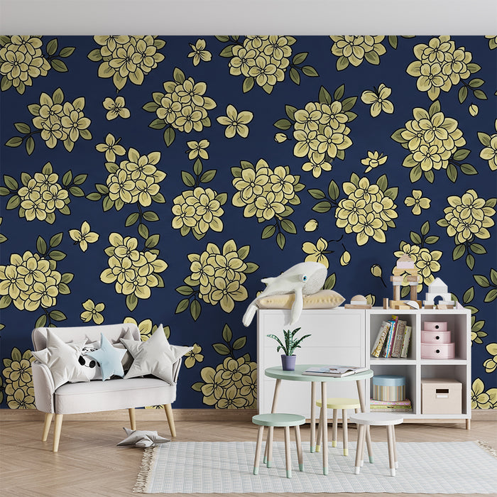 Papel de parede para quarto de bebé | Flores amarelas sobre fundo azul-marinho para um ambiente suave