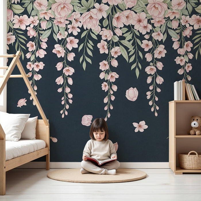 Tapet cameră bebeluși | Flori roz suspendate pe fundal întunecat