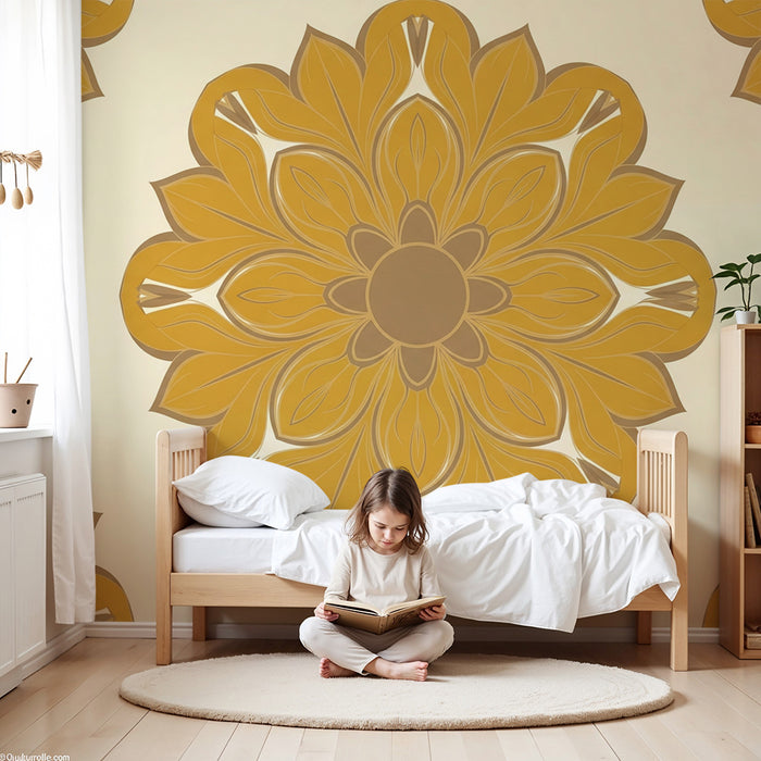 Papier peint chambre bébé | Fleurs stylisées en tons dorés sur fond crème