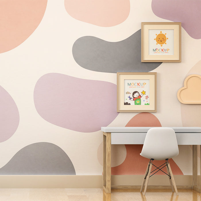 Babyzimmer Tapete | Organische Formen in sanften Farbtönen auf hellem Hintergrund