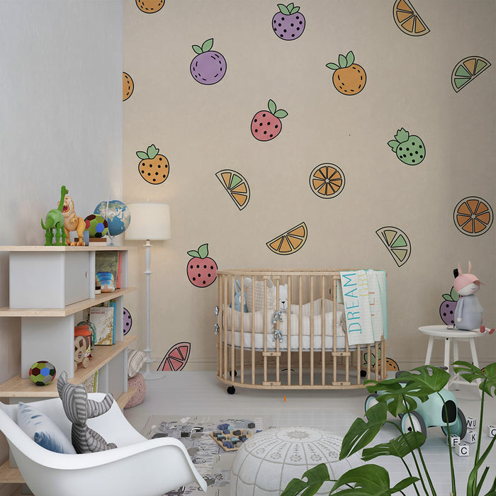 Papel pintado para habitación infantil | Frutas coloridas sobre fondo suave
