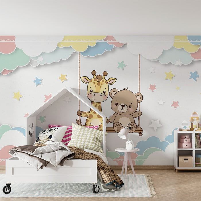 Papel pintado infantil | Jirafa y oso en columpio bajo las nubes
