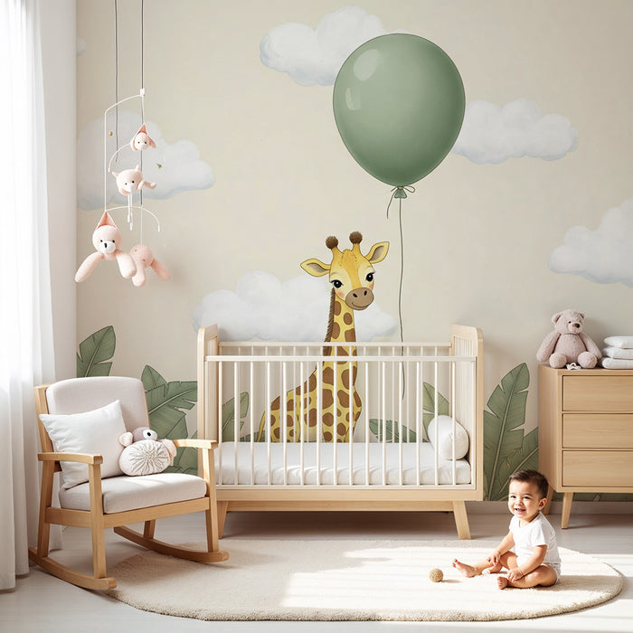 Tapet pentru camera de bebeluși | Girafa veselă și baloane în nori
