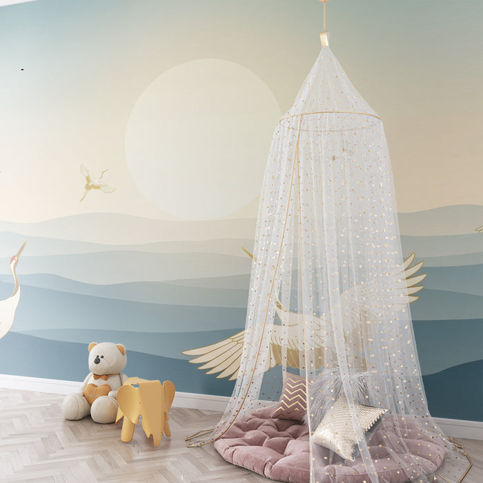 Papel pintado infantil | Grullas elegantes sobre fondo de paisaje tranquilo