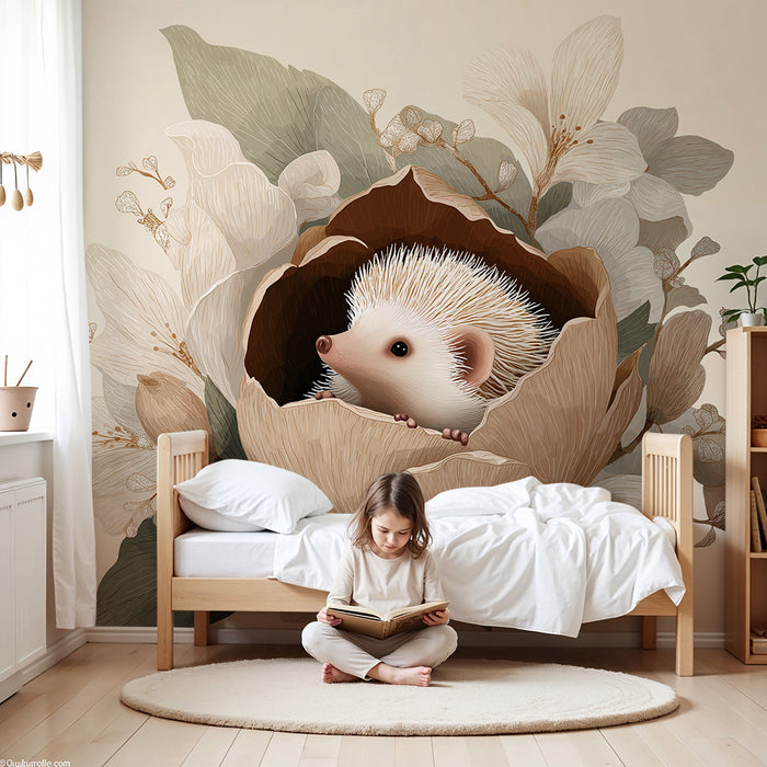 Papier de parede izba pre bábätko | Rozkošný ježko v kvete v odtieňoch béžovej