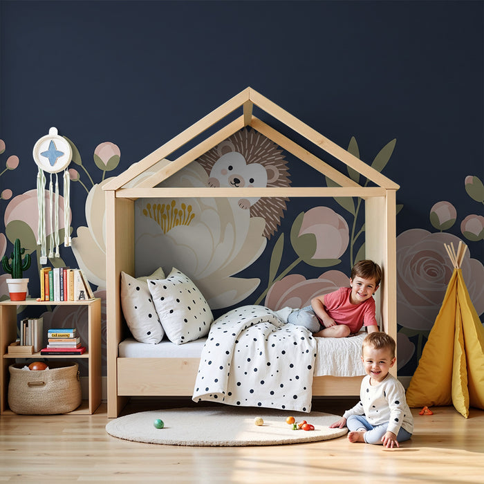 Barntapet | Söt igelkott bland ömtåliga blommor