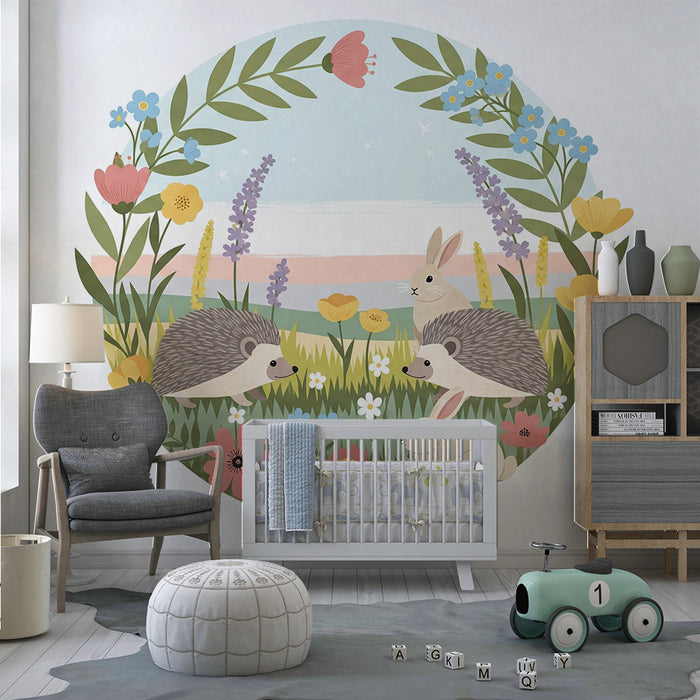 Barntapet | Igelkottar och kaniner i en blomstrande trädgård