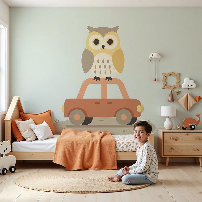 Papier peint chambre bébé | Hibou amusant sur une voiture