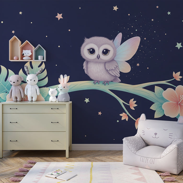 Barntapet | Söt uggla med vingar och exotiska blommor under en stjärnklar himmel