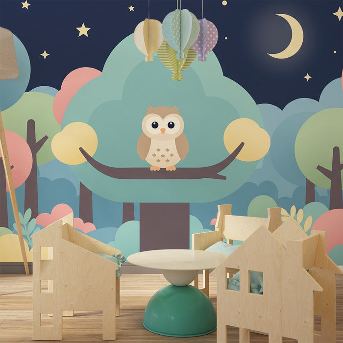 Barntapet | Söt uggla i en färgglad skog under stjärnorna