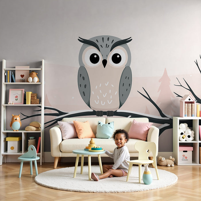 Babyzimmer Tapete | Niedliche Eule auf einem Ast in einem sanften Wald
