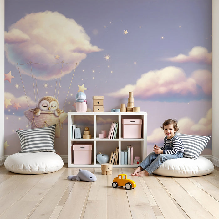 Papel de parede para quarto de bebé | Coruja sonhadora a flutuar entre nuvens e estrelas