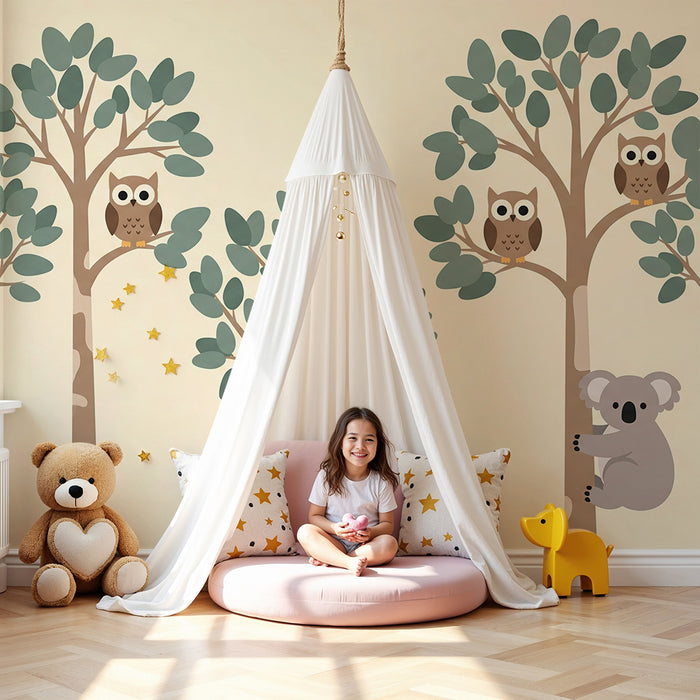 Papier peint chambre bébé | Hiboux et koala dans un décor d'arbres apaisants