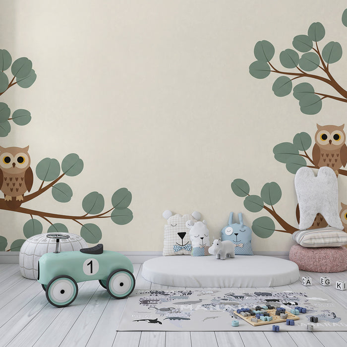 Papier peint chambre bébé | Hiboux mignons perchés sur des branches feuillues