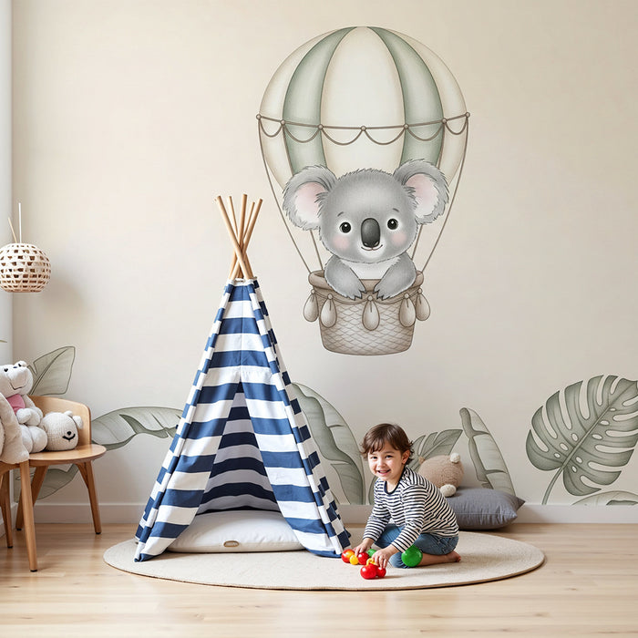Tapet pentru camera de bebeluși | Koala într-un balon cu aer cald deasupra junglei
