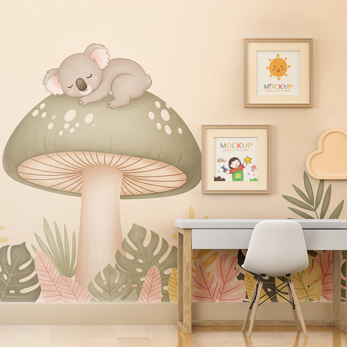 Papier peint chambre bébé | Koala endormi sur un champignon
