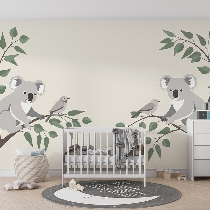 Papier peint chambre bébé | Koalas et oiseaux sur des branches feuillues