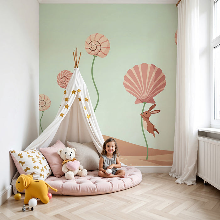 Papel de parede para quarto de bebé | Coelho brincalhão e conchas coloridas numa paisagem suave