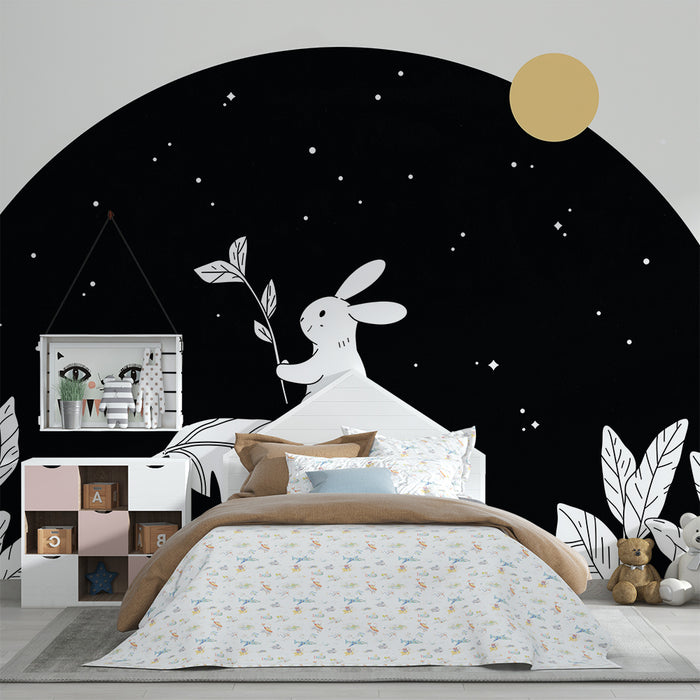 Papier peint chambre bébé | Lapin rêveur sous un ciel étoilé noir et blanc