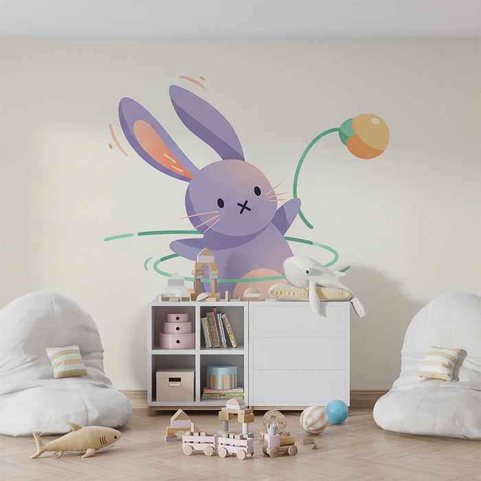 Lastenhuoneen tapetti | Violetti tanssiva pupu värikkään lelun kanssa