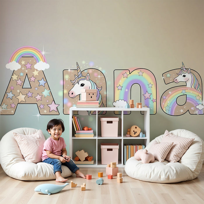 Babyzimmer Tapete | Bunte Buchstaben mit Einhörnern und Regenbogen