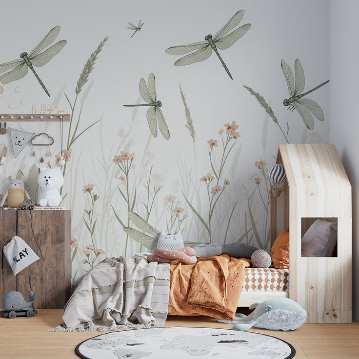 Papier peint chambre bébé | Libellules délicates dans un champ de fleurs pastel