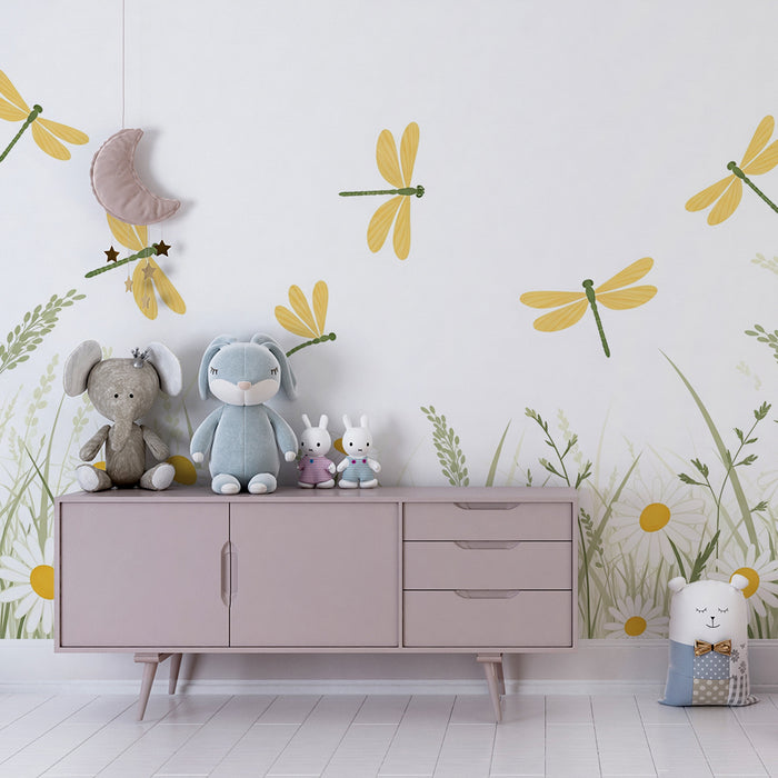 Papier peint chambre bébé | Libellules et fleurs des champs dans une prairie douce