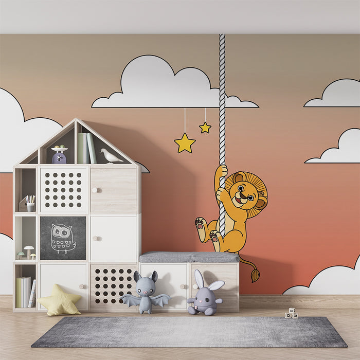 Papier peint chambre bébé | Lion espiègle grimpant avec étoiles et nuages