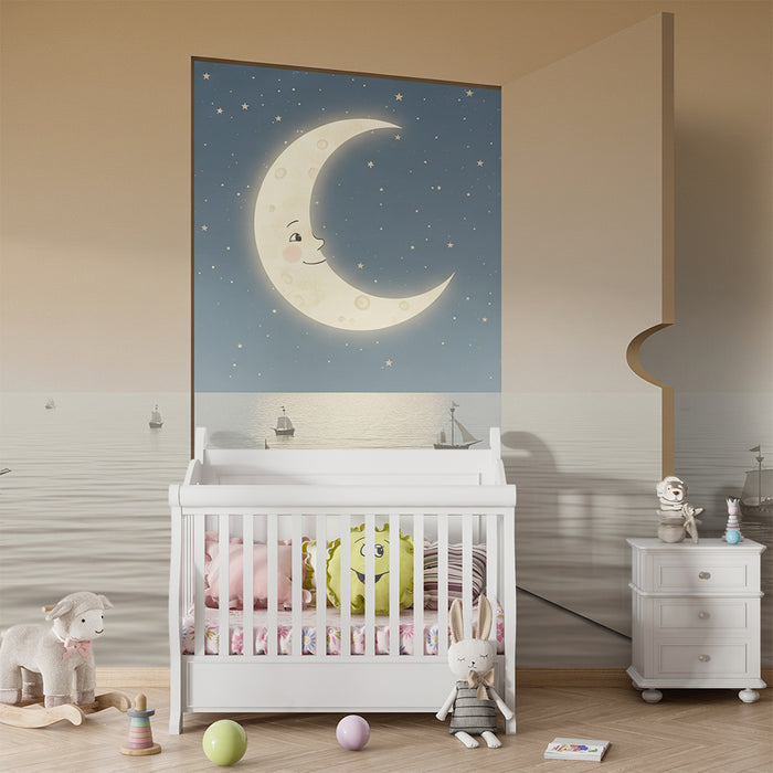 Papier peint chambre bébé | Lune souriante et voiliers sur une mer paisible