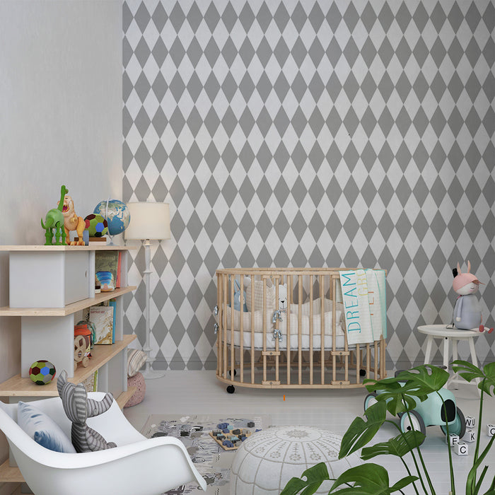 Papel de parede para quarto de bebé | Losangos cinza e branco para um ambiente suave