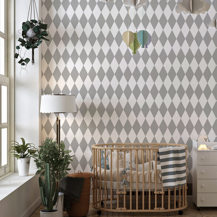 Papel de parede para quarto de bebé | Losangos cinza e branco para um ambiente suave