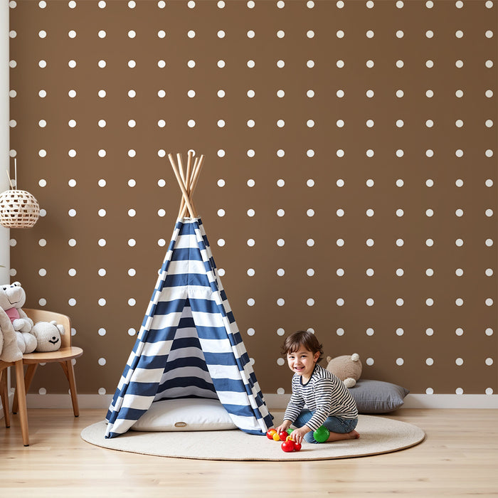 Babykamer behang | Witte stippen op een bruine achtergrond