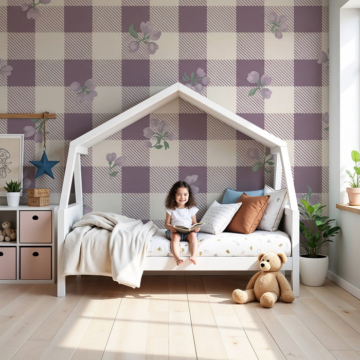 Papel pintado para habitación de bebé | Estampado vichy con flores delicadas en violeta