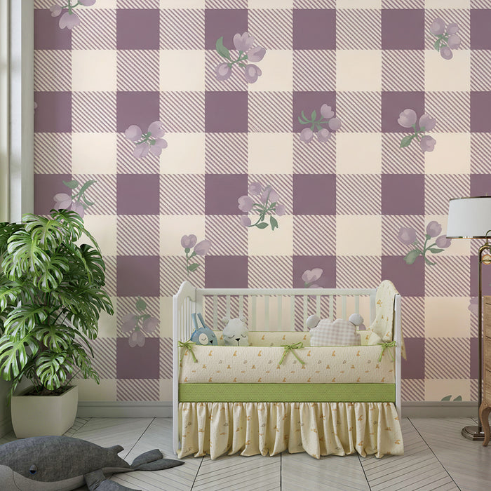 Papel pintado para habitación de bebé | Estampado vichy con flores delicadas en violeta