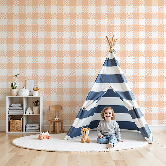 Babykamer behang | Zachte perzik en wit geruit patroon