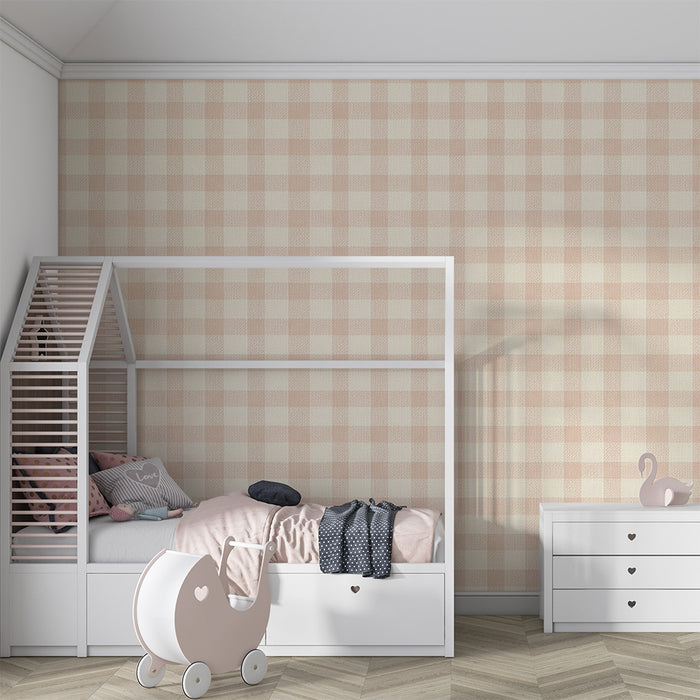 **Barneveggtapet | Mykt rosa og kremrutemønster i vichy-stil**