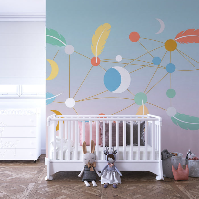 Papel de parede quarto bebê | Motivos celestiais e penas coloridas em fundo pastel