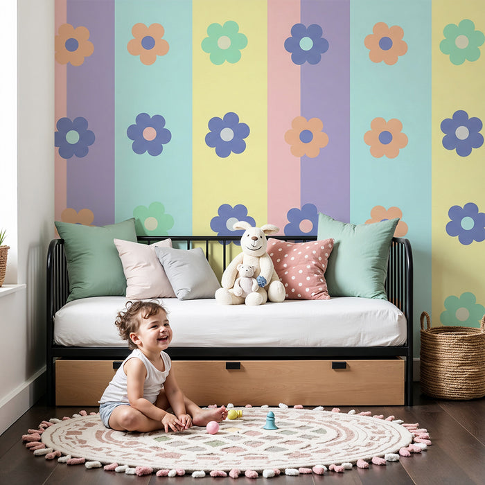 Behang kinderkamer | Kleurrijke bloemen op pastelkleurige achtergrond
