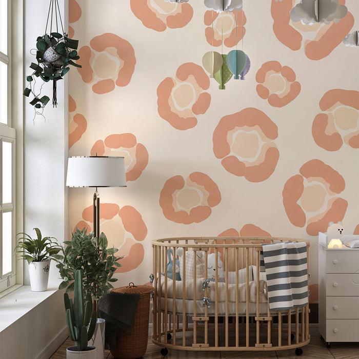 Papel de parede para quarto de bebé | Motivos florais suaves em tons de pêssego e creme